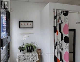 2207 GERRARD STREET E Toronto (East End-Danforth) Ontario photo 4