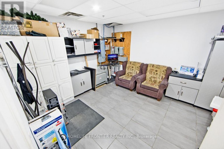 13390 YONGE STREET, Richmond Hill (Oak Ridges), Ontario, L4E2P6