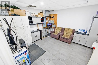 13390 YONGE STREET Richmond Hill (Oak Ridges) Ontario photo 16