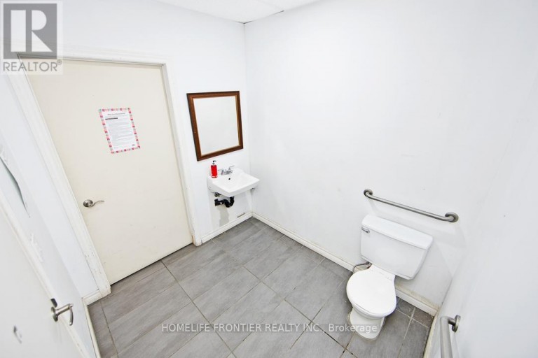 13390 YONGE STREET, Richmond Hill (Oak Ridges), Ontario, L4E2P6