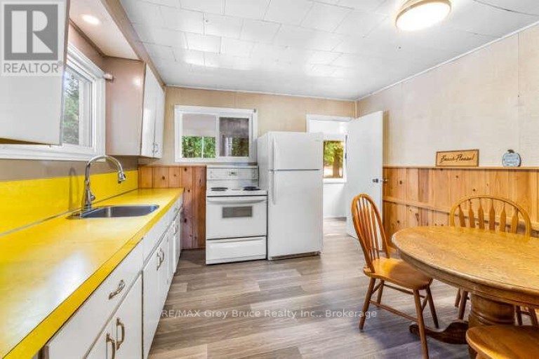 269 OGIMAH ROAD, South Bruce Peninsula, Ontario, N0H2G0