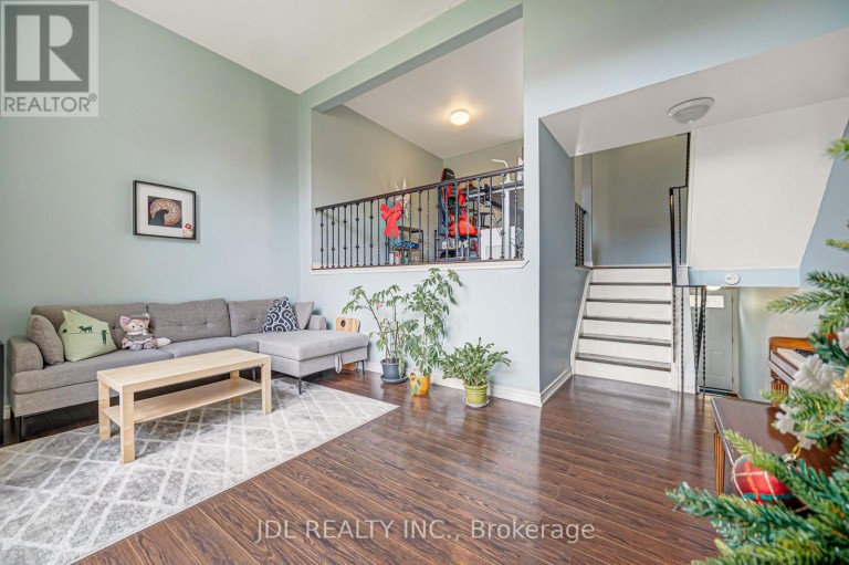 33 - 100 BRIDLETOWNE CIRCLE, Toronto (L'Amoreaux), Ontario, M1W2G8