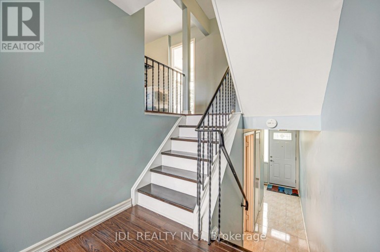 33 - 100 BRIDLETOWNE CIRCLE, Toronto (L'Amoreaux), Ontario, M1W2G8