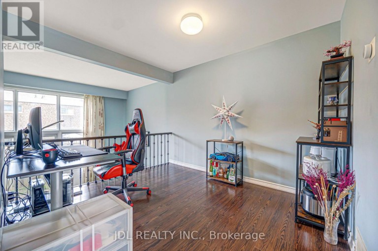 33 - 100 BRIDLETOWNE CIRCLE, Toronto (L'Amoreaux), Ontario, M1W2G8