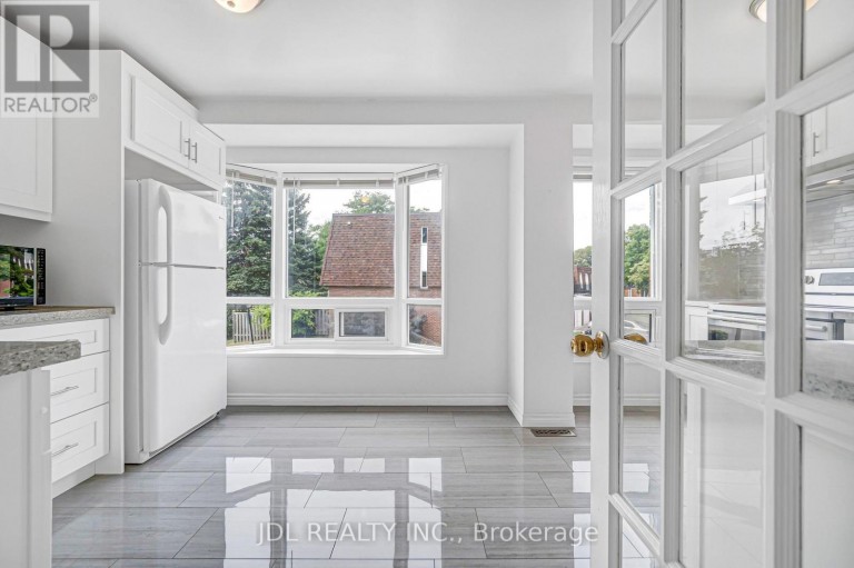 33 - 100 BRIDLETOWNE CIRCLE, Toronto (L'Amoreaux), Ontario, M1W2G8