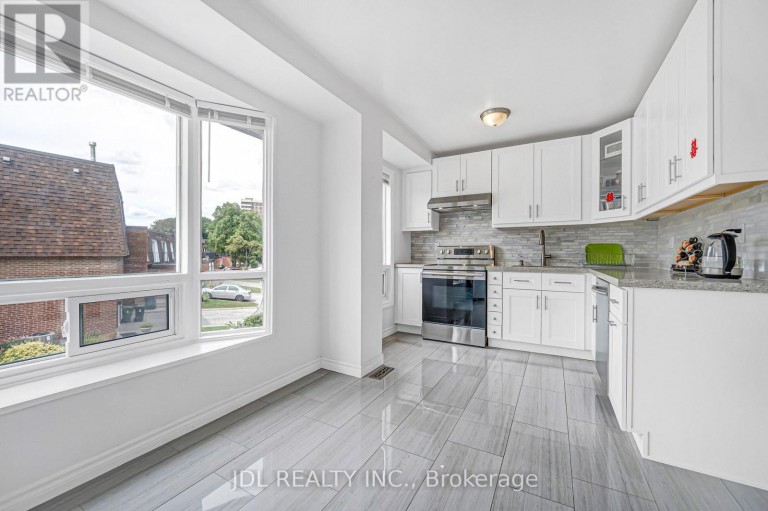 33 - 100 BRIDLETOWNE CIRCLE, Toronto (L'Amoreaux), Ontario, M1W2G8
