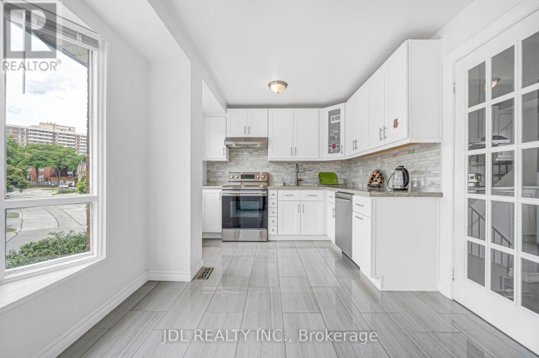 33 - 100 BRIDLETOWNE CIRCLE, Toronto (L'Amoreaux), Ontario, M1W2G8
