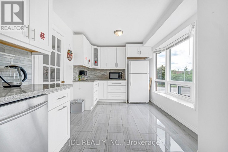 33 - 100 BRIDLETOWNE CIRCLE, Toronto (L'Amoreaux), Ontario, M1W2G8