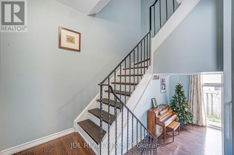 33 - 100 BRIDLETOWNE CIRCLE, Toronto (L'Amoreaux), Ontario, M1W2G8