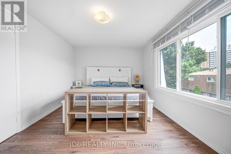 33 - 100 BRIDLETOWNE CIRCLE, Toronto (L'Amoreaux), Ontario, M1W2G8