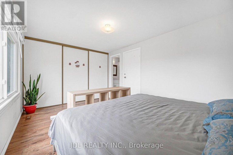 33 - 100 BRIDLETOWNE CIRCLE, Toronto (L'Amoreaux), Ontario, M1W2G8