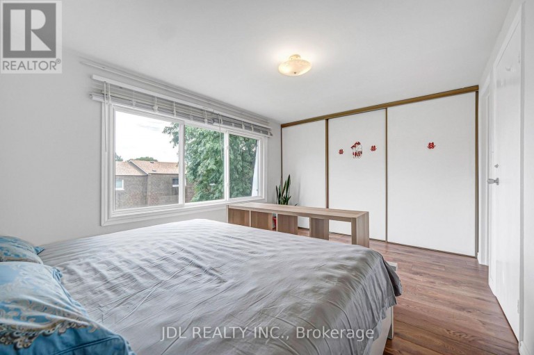 33 - 100 BRIDLETOWNE CIRCLE, Toronto (L'Amoreaux), Ontario, M1W2G8