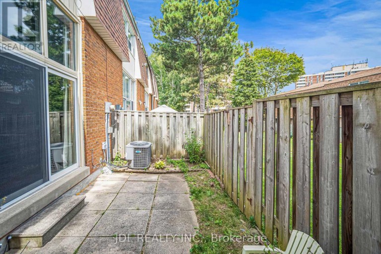 33 - 100 BRIDLETOWNE CIRCLE, Toronto (L'Amoreaux), Ontario, M1W2G8