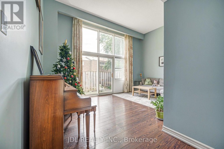 33 - 100 BRIDLETOWNE CIRCLE, Toronto (L'Amoreaux), Ontario, M1W2G8