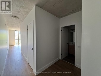 308 - 2 GLADSTONE AVENUE Toronto (Little Portugal) Ontario photo 3