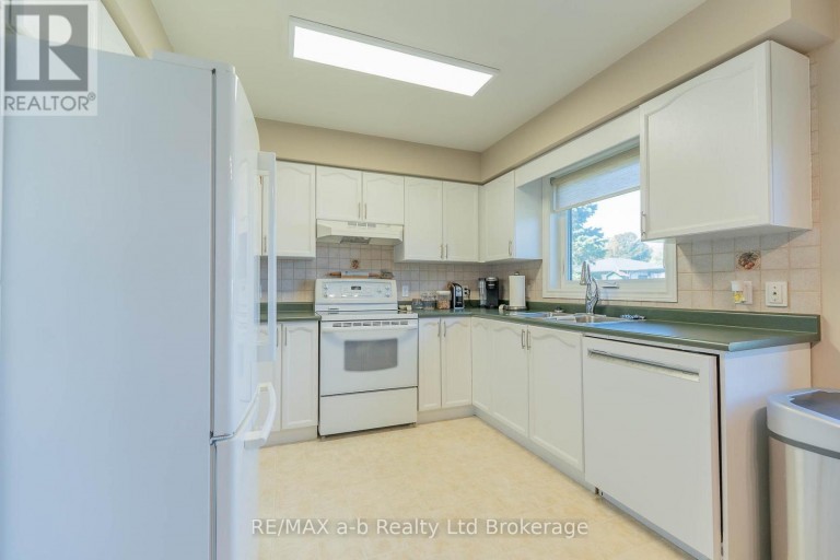 23 ARMSTRONG DRIVE, Tillsonburg, Ontario, N4G5T3