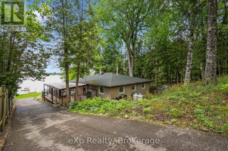 20 CLERGY LANE, Puslinch (Puslinch Lake Settlement Areas), Ontario, N0B2J0