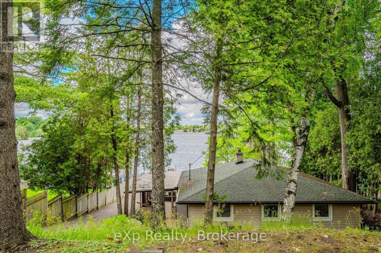 20 CLERGY LANE, Puslinch (Puslinch Lake Settlement Areas), Ontario, N0B2J0