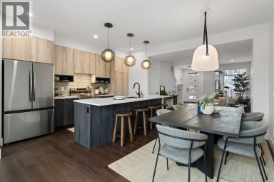 872 Sora Boulevard SE Calgary Alberta photo 2