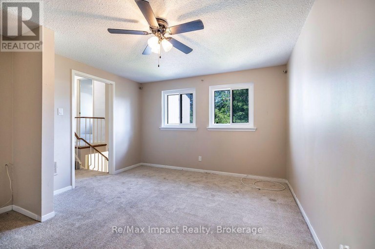 25 TOMPKINS LANE, Ajax (South East), Ontario, L1S3L7