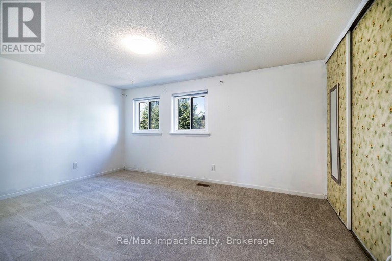 25 TOMPKINS LANE, Ajax (South East), Ontario, L1S3L7