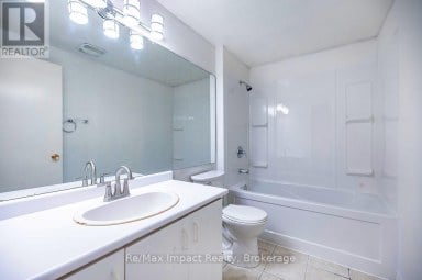 25 TOMPKINS LANE Ajax (South East) Ontario photo 14