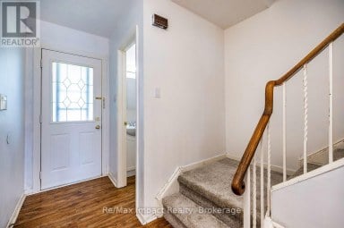 25 TOMPKINS LANE Ajax (South East) Ontario photo 3