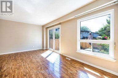 25 TOMPKINS LANE Ajax (South East) Ontario photo 8