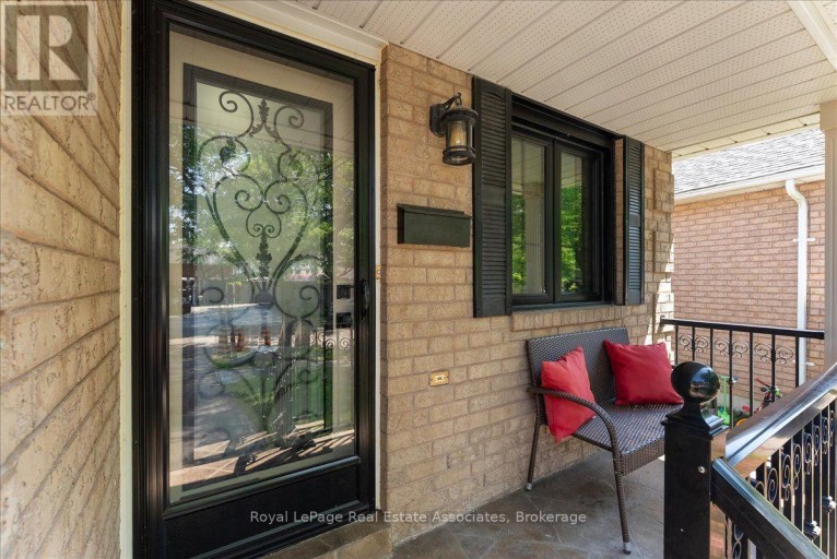 1464 TROWBRIDGE DRIVE, Oshawa (Centennial), Ontario, L1G7R7