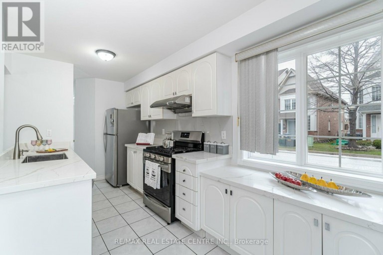 45 - 1591 SOUTH PARADE COURT, Mississauga (East Credit), Ontario, L5M6G1