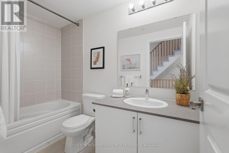 60 WILLIAM DUNCAN ROAD, Toronto (Downsview-Roding-CFB), Ontario, M3K0C5