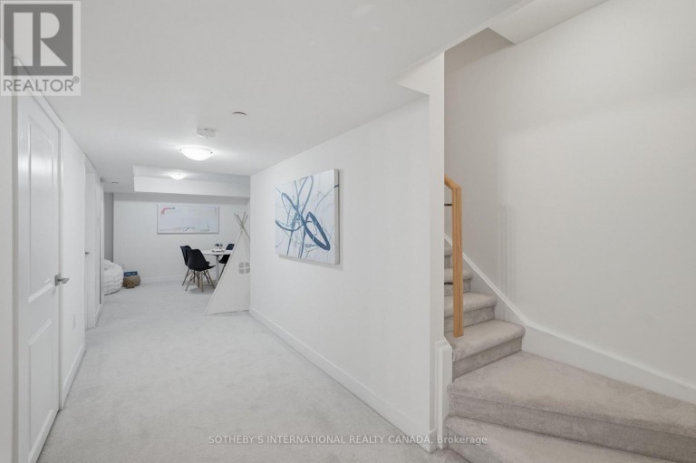 60 WILLIAM DUNCAN ROAD, Toronto (Downsview-Roding-CFB), Ontario, M3K0C5