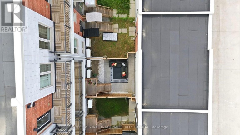 60 WILLIAM DUNCAN ROAD, Toronto (Downsview-Roding-CFB), Ontario, M3K0C5