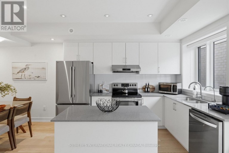 60 WILLIAM DUNCAN ROAD, Toronto (Downsview-Roding-CFB), Ontario, M3K0C5