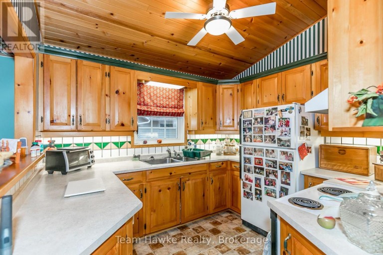 20 SCOTT LANE, Tiny, Ontario, L0L2J0