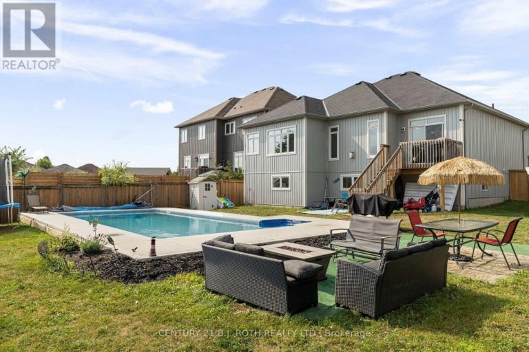 211 ROY DRIVE, Clearview (Stayner), Ontario, L0M1S0