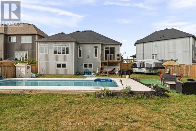 211 ROY DRIVE, Clearview (Stayner), Ontario, L0M1S0