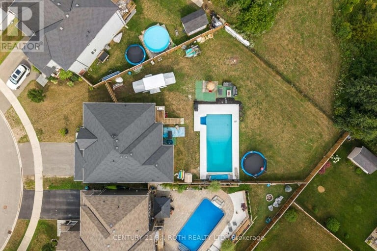 211 ROY DRIVE, Clearview (Stayner), Ontario, L0M1S0
