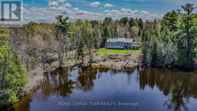 204b Hawkins Drive, Killaloe, Hagarty And Richards, Ontario (id X13692040)