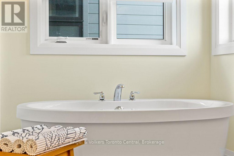 160 SPRINGSIDE CRESCENT, Blue Mountains, Ontario, L9Y5L3