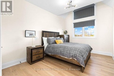 160 SPRINGSIDE CRESCENT Blue Mountains Ontario photo 22