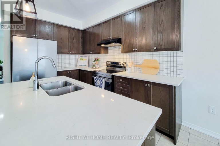 11 ESTHER CRESCENT, Thorold (Hurricane/Merrittville), Ontario, L3B0E9