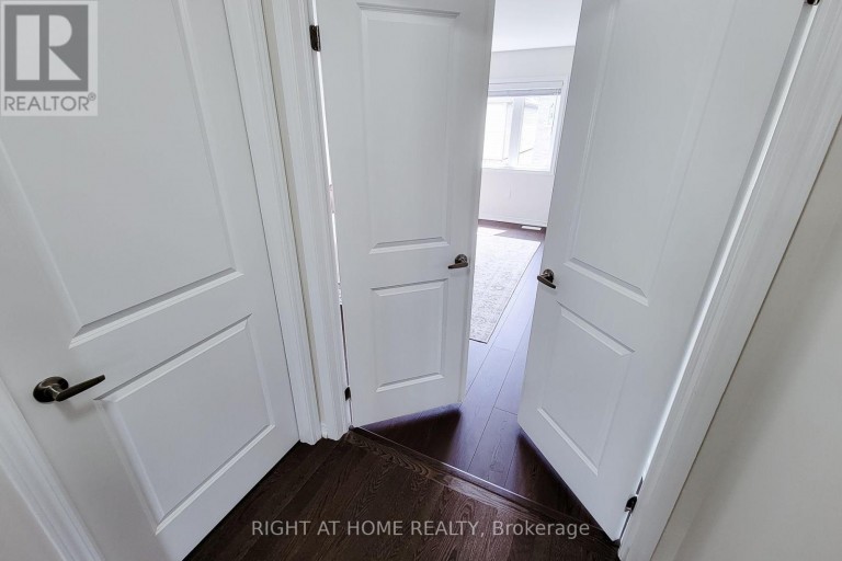 11 ESTHER CRESCENT, Thorold (Hurricane/Merrittville), Ontario, L3B0E9
