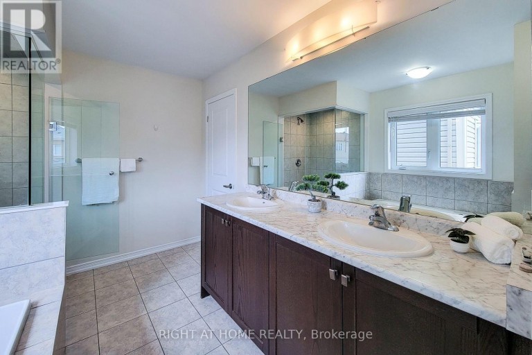 11 ESTHER CRESCENT, Thorold (Hurricane/Merrittville), Ontario, L3B0E9