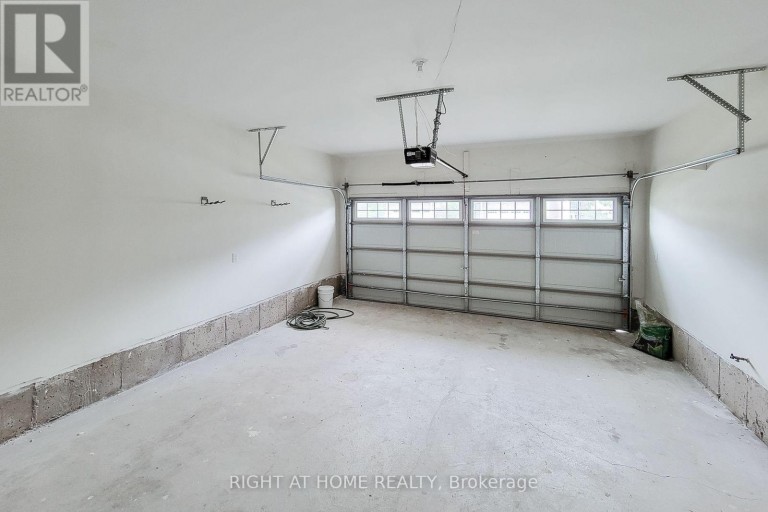 11 ESTHER CRESCENT, Thorold (Hurricane/Merrittville), Ontario, L3B0E9