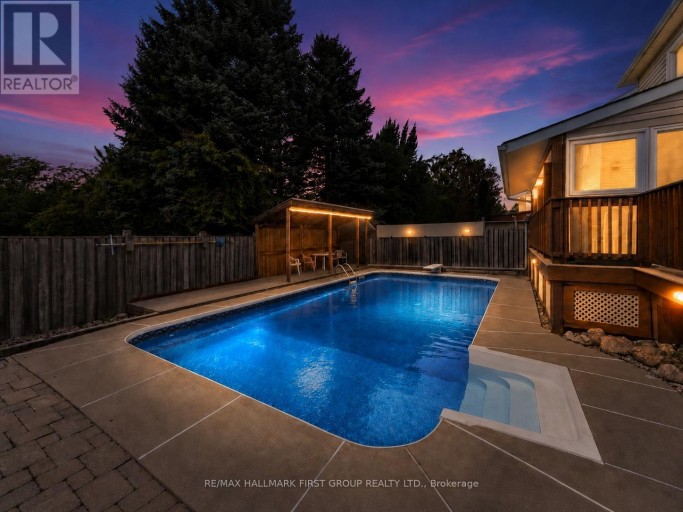 989 DEER VALLEY DRIVE, Oshawa (Northglen), Ontario, L1J8N2