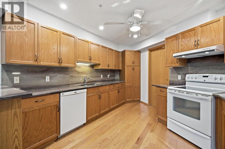306, 7239 Sierra Morena Boulevard SW, Calgary, Alberta, T3H3L7