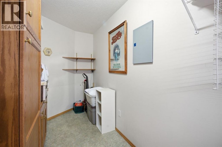 306, 7239 Sierra Morena Boulevard SW, Calgary, Alberta, T3H3L7