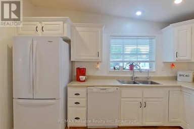 52 CHEROKEE LANE Ashfield-Colborne-Wawanosh (Colborne) Ontario photo 14