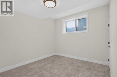 2421 32 Street SW Calgary Alberta photo 37
